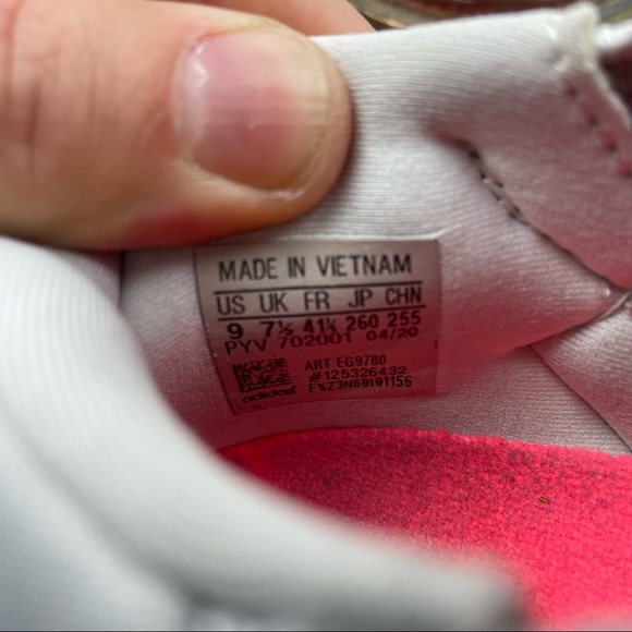 Adidas UltraBoost 20 FV4389 Grey and Signal Coral Running Shoes Size 9 - Picture 6 of 7